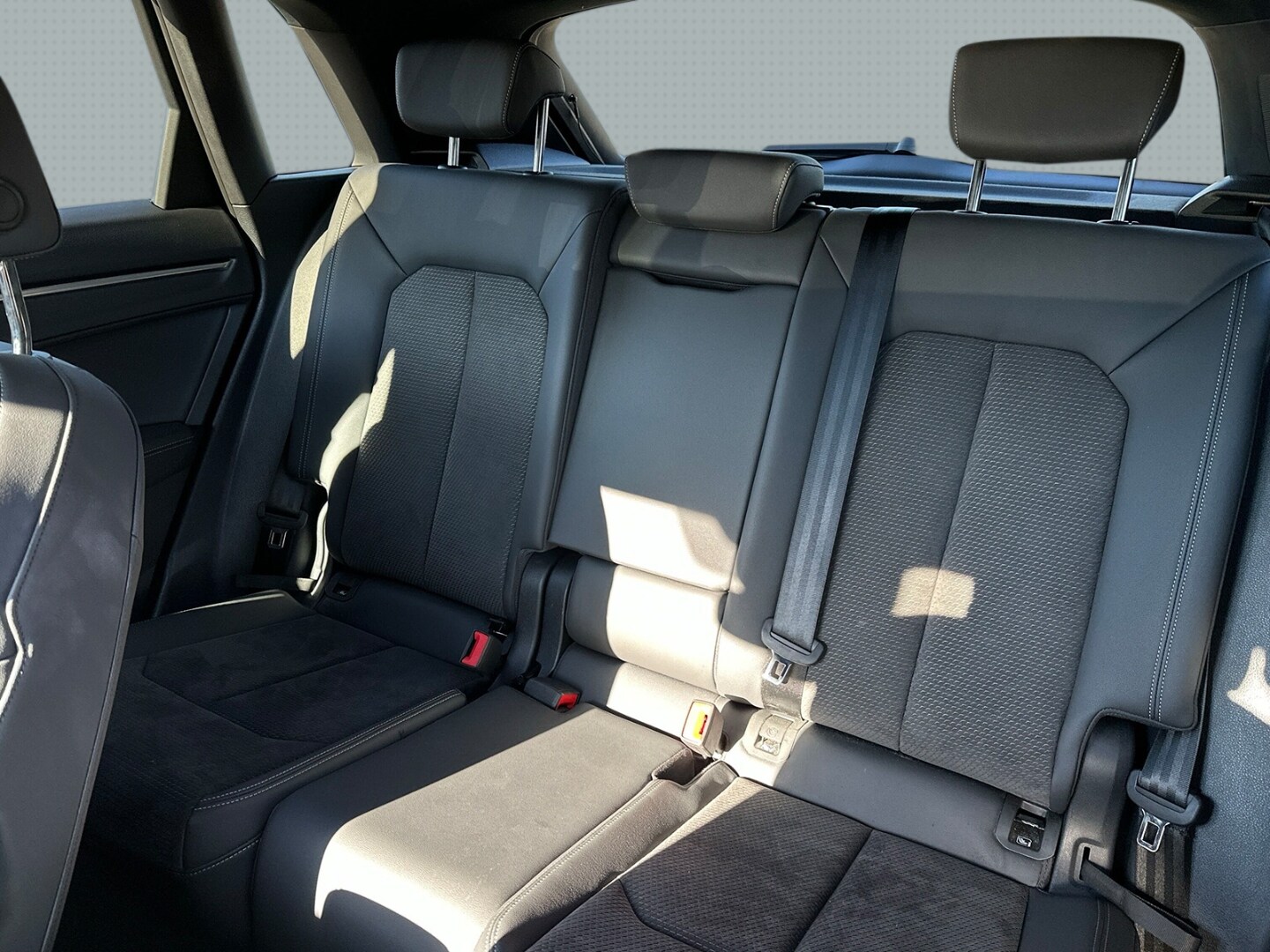 Image about Audi Q3 S line 35 TDI S tronic