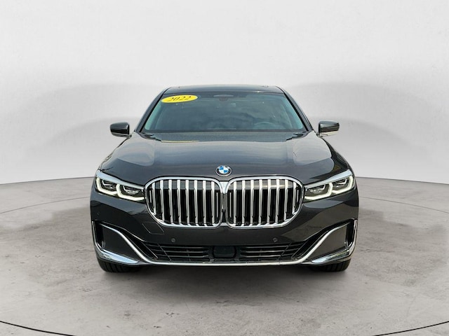 2022 BMW 750