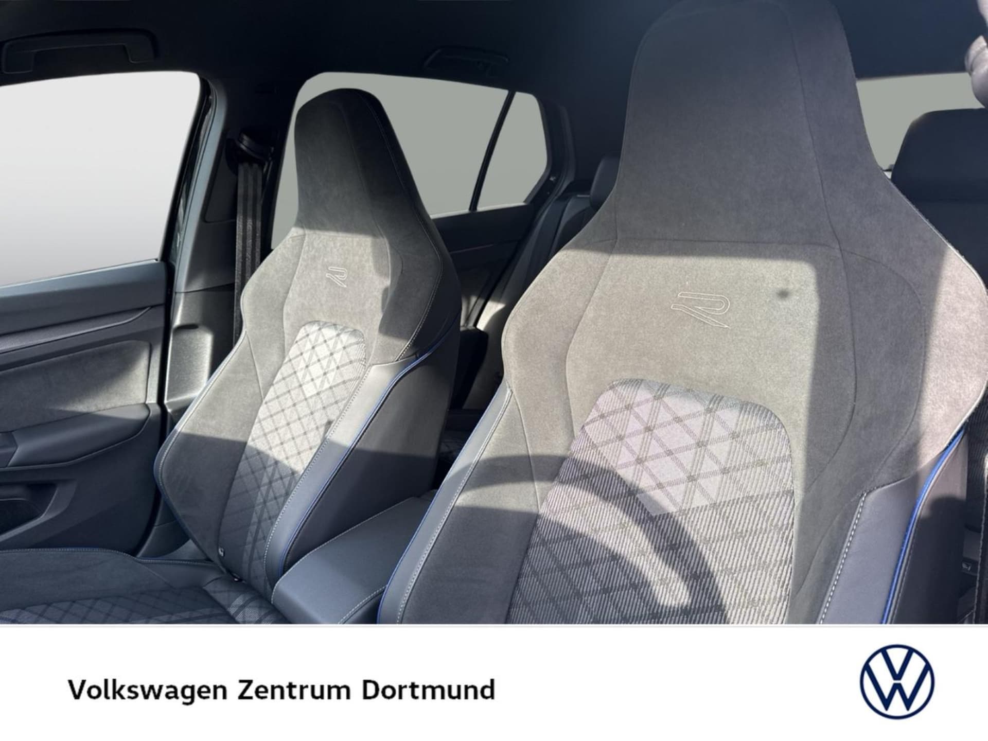Volkswagen Golf R-Line