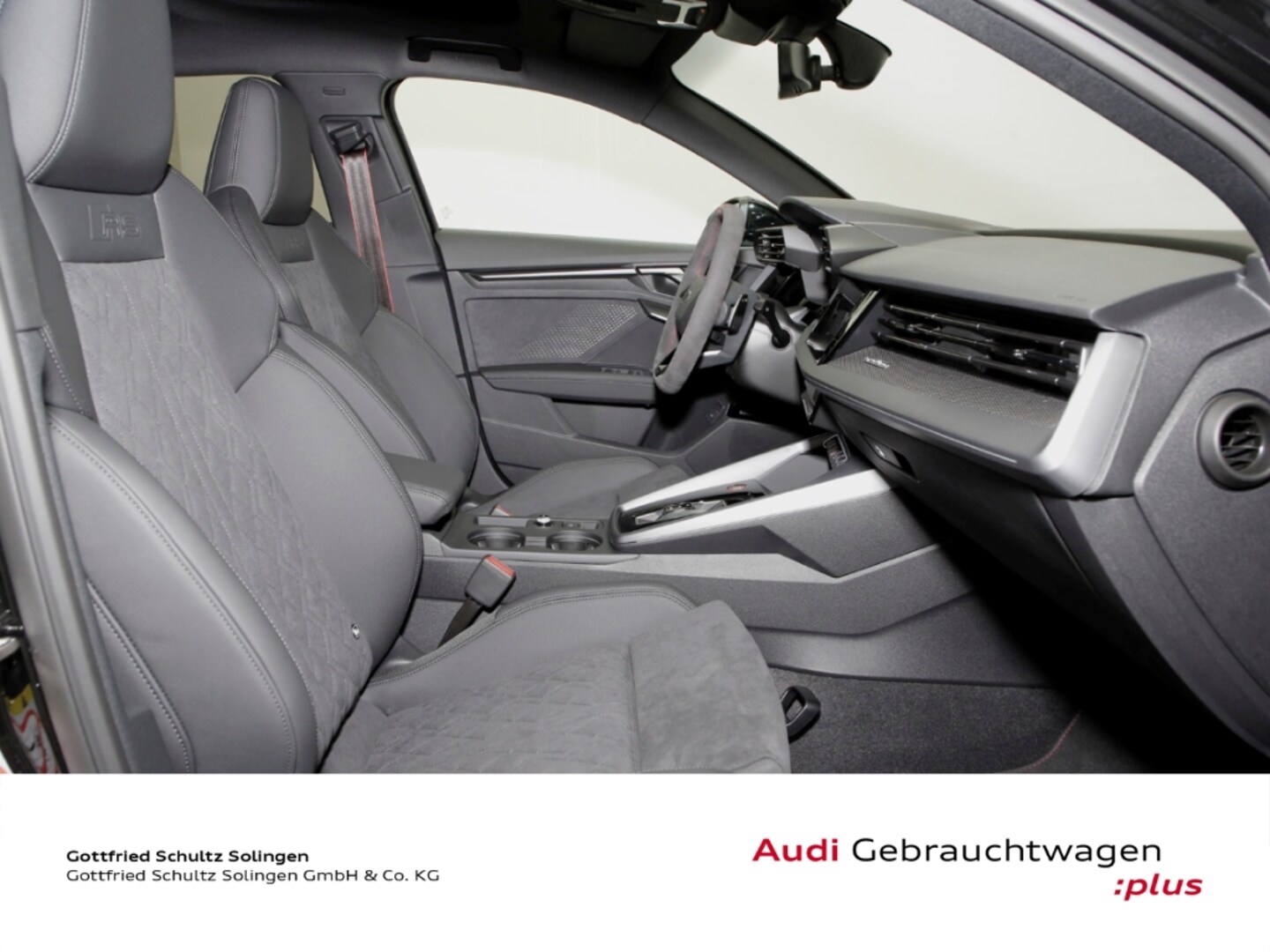 Bild über Audi RS 3 Sportback TFSI quattro 294 kW S tronic - für weitere Informationen kontaktieren Sie den Audi Partner