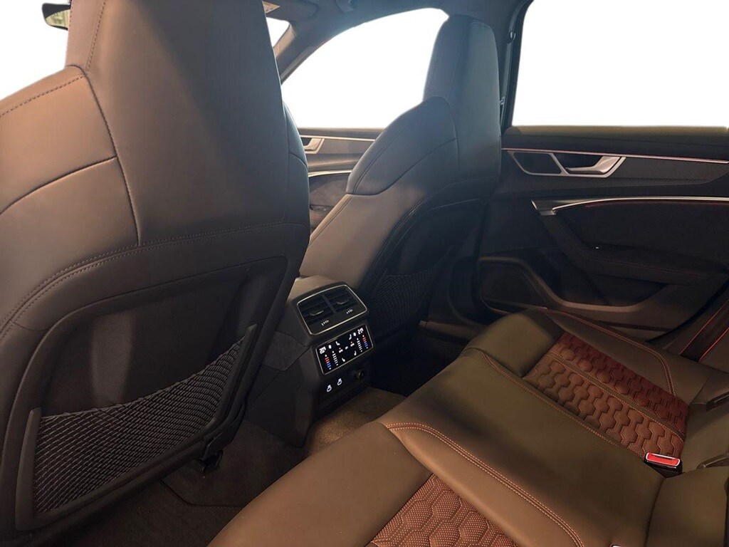 Bild som visar&nbsp;Audi RS 6 Avant&nbsp;RS 6 Avant performance 630 hk tiptronic - för mer information kontakta din Audi Partner