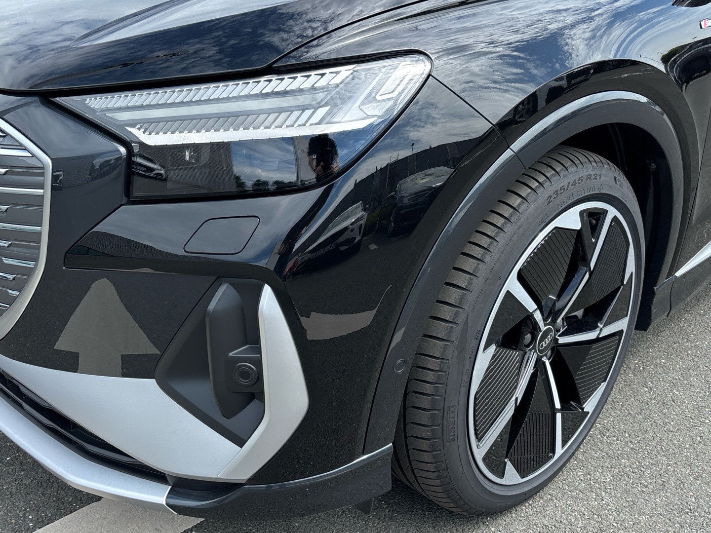 Bild über Audi Q4 e-tron 45 e-tron quattro - für weitere Informationen kontaktieren Sie den Audi Partner