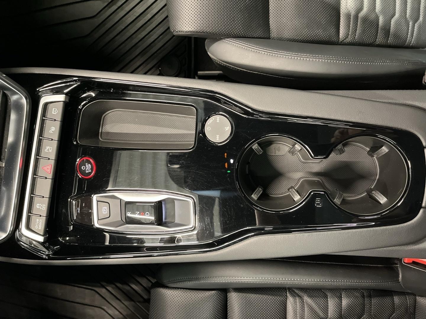 Bild über Audi RS e-tron GT e-tron quattro - für weitere Informationen kontaktieren Sie den Audi Partner