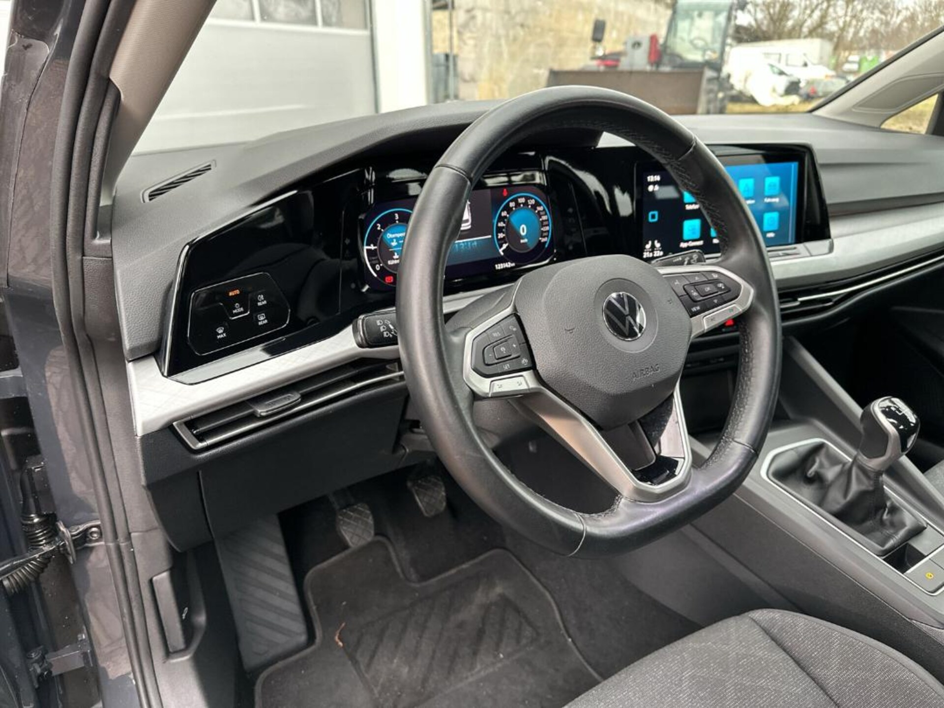 Volkswagen Golf Variant Life