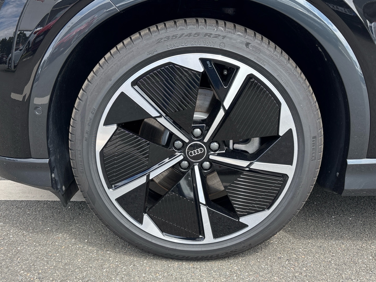 Bild über Audi Q4 e-tron 45 e-tron quattro - für weitere Informationen kontaktieren Sie den Audi Partner