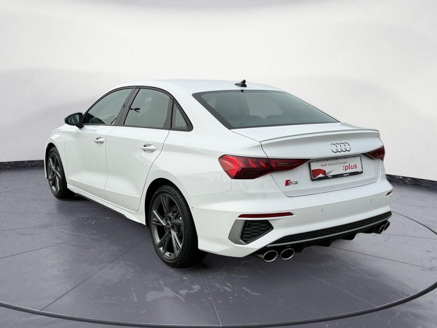 Bild über Audi S3 Limousine TFSI quattro S tronic - für weitere Informationen kontaktieren Sie den Audi Partner