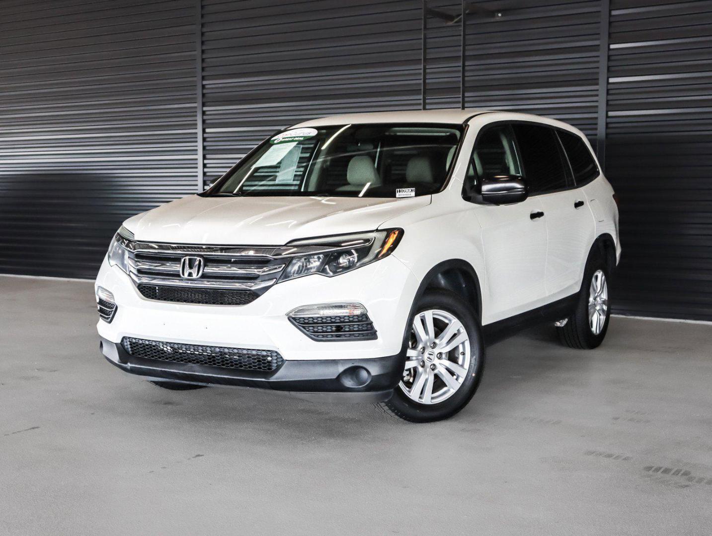 2017 Honda Pilot 2WD LX's photo
