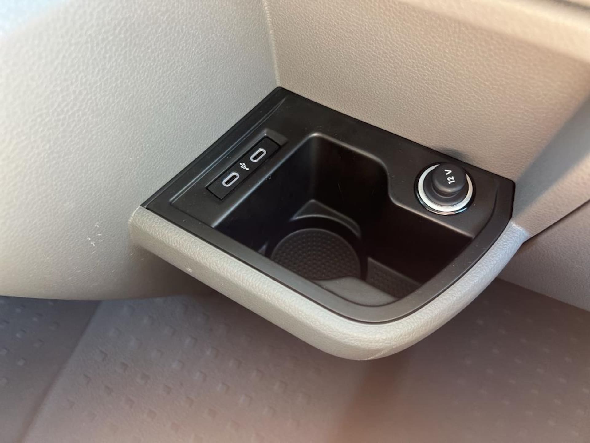 Volkswagen T6.1 Transporter Kombi kurzer Radstand