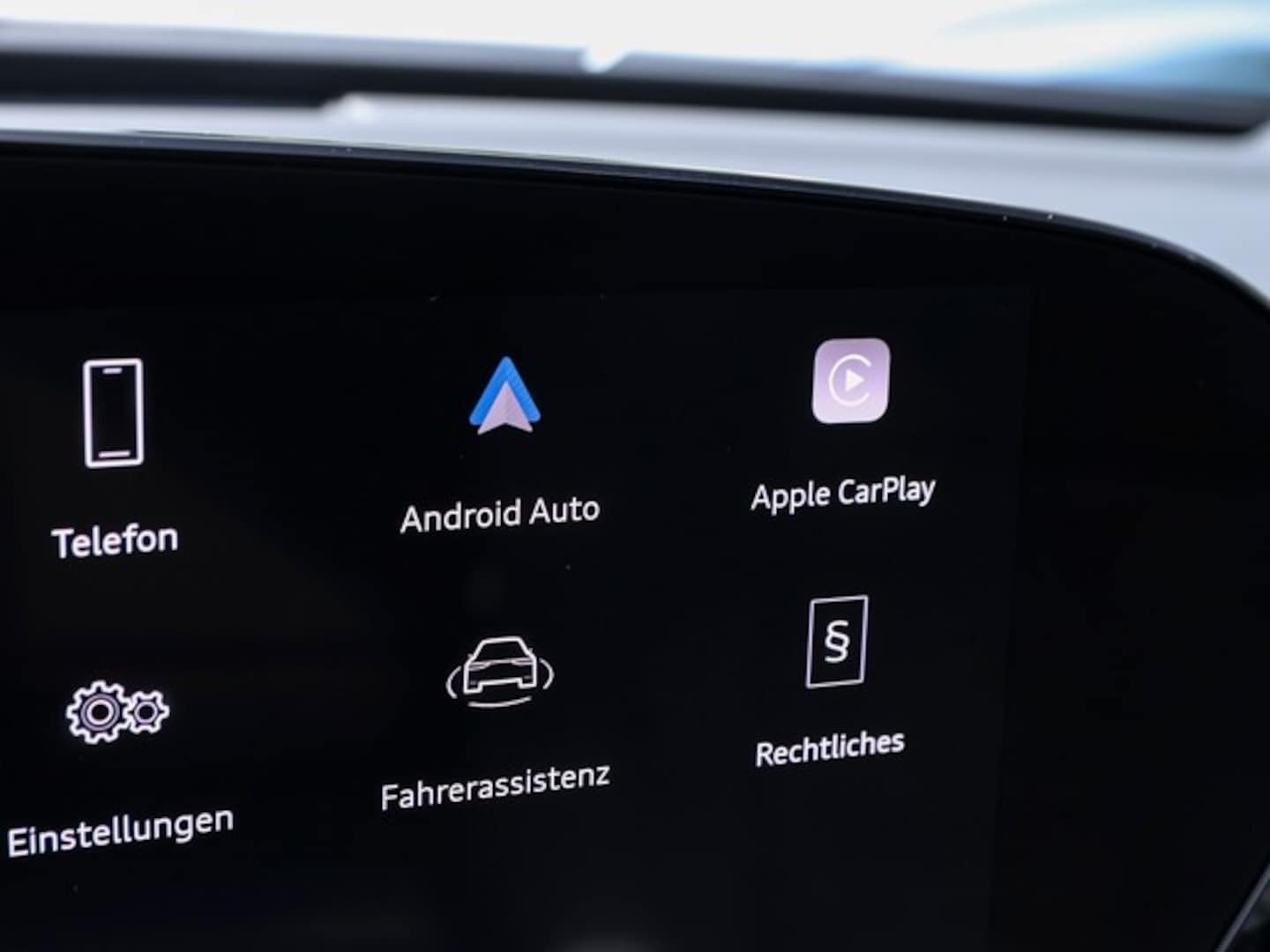 Bild über Audi A5 Avant e-hybrid e-hybrid quattro 220 kW S tronic - für weitere Informationen kontaktieren Sie den Audi Partner