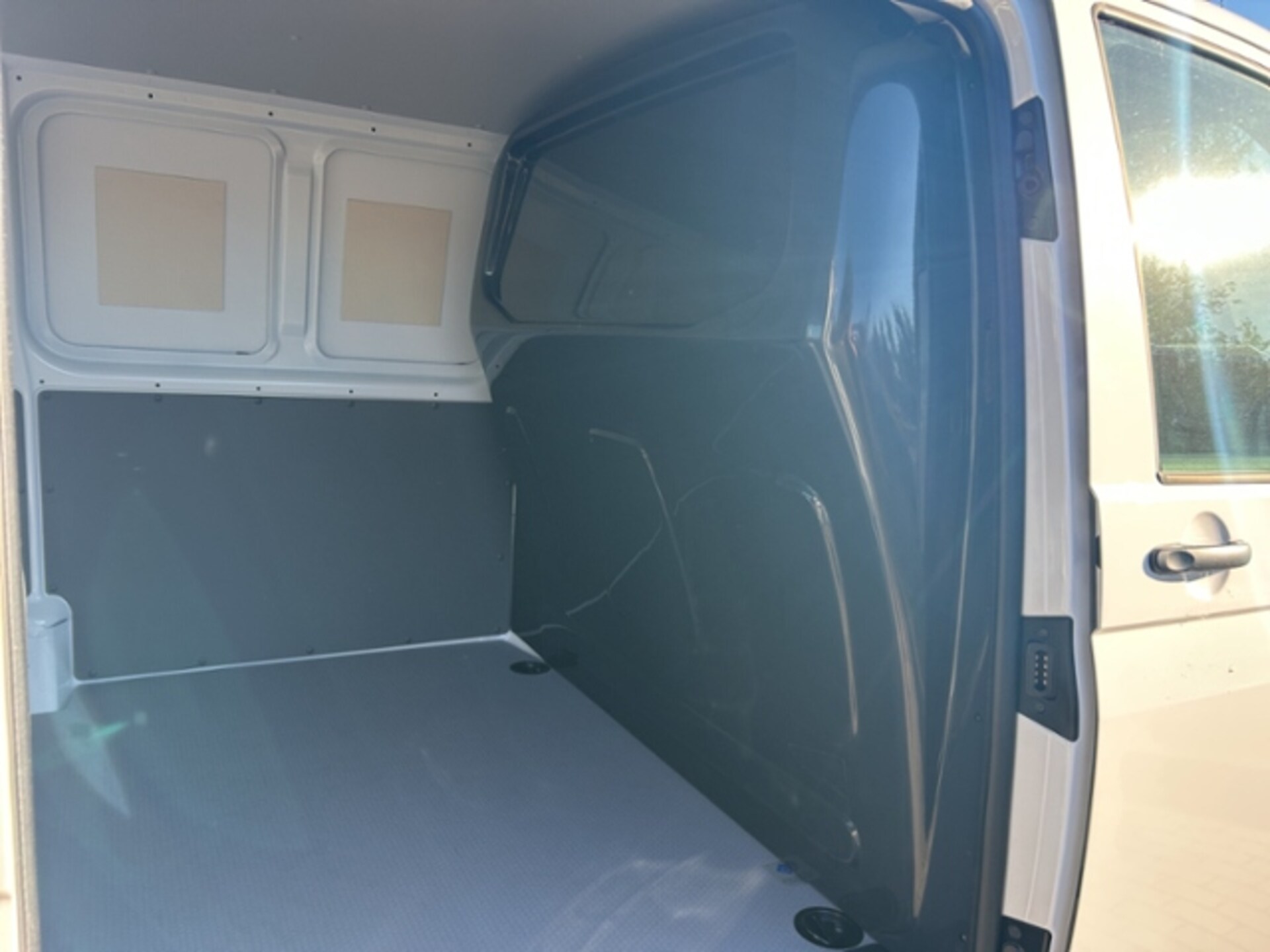 Volkswagen T6.1 Transporter Kasten langer Radstand