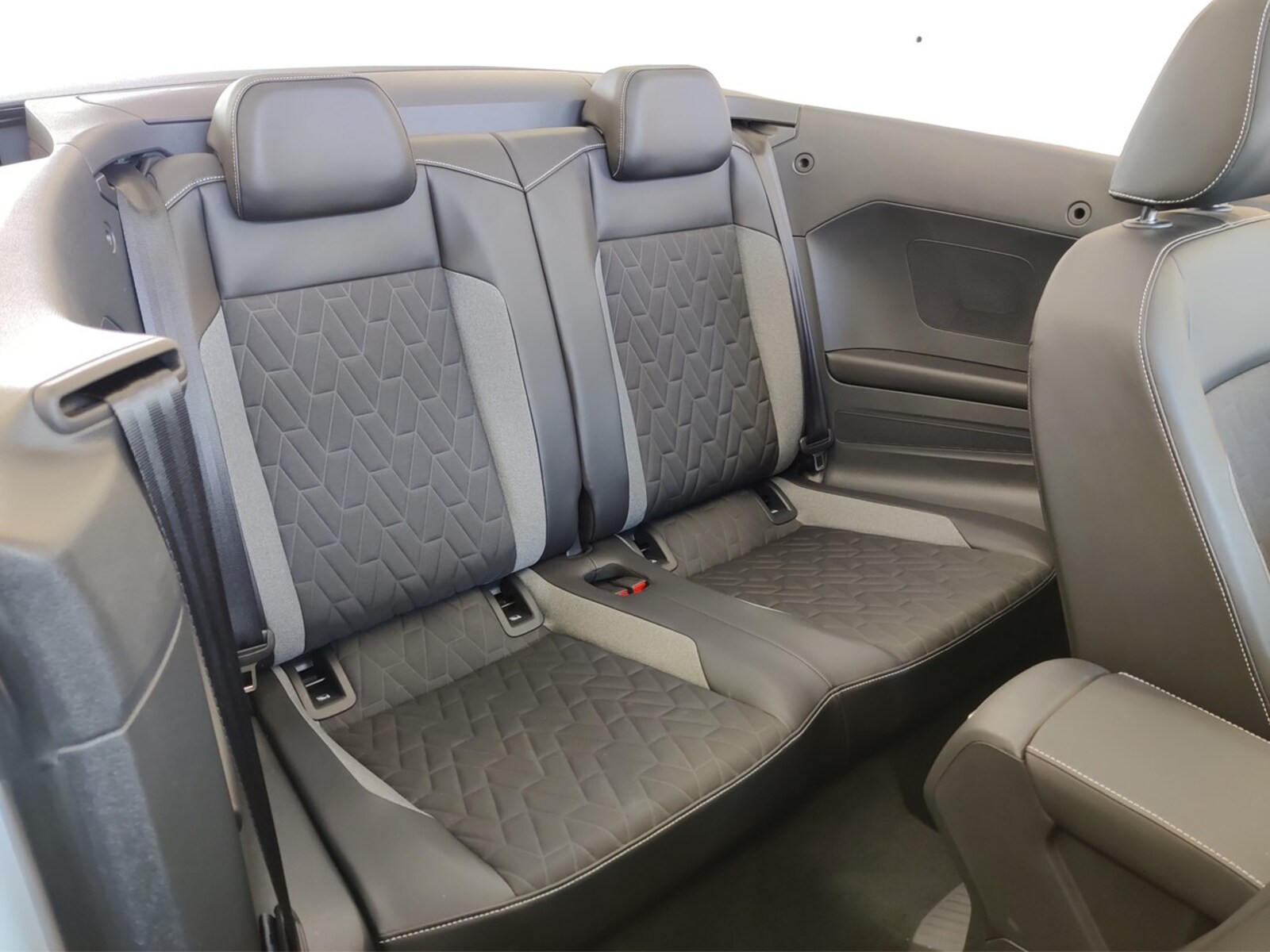 Volkswagen T-Roc Cabriolet – Bild 8