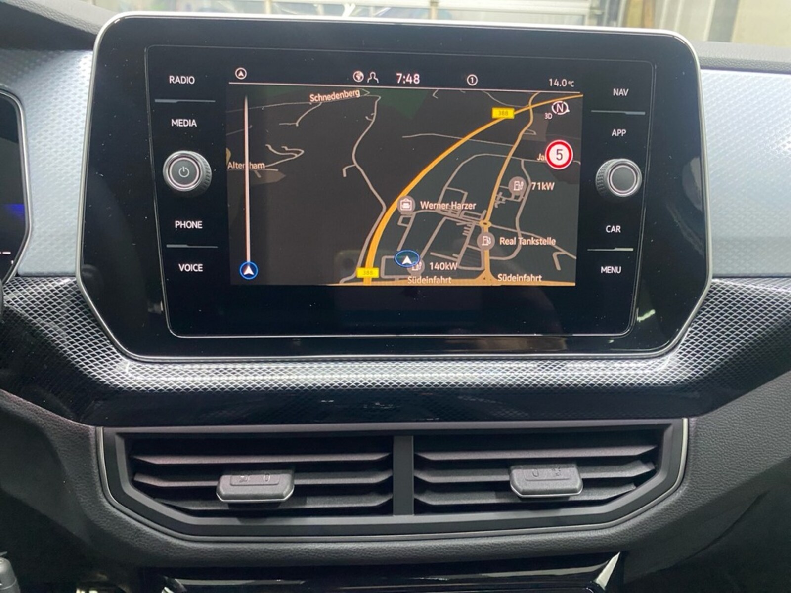Volkswagen T-Cross – Bild 10