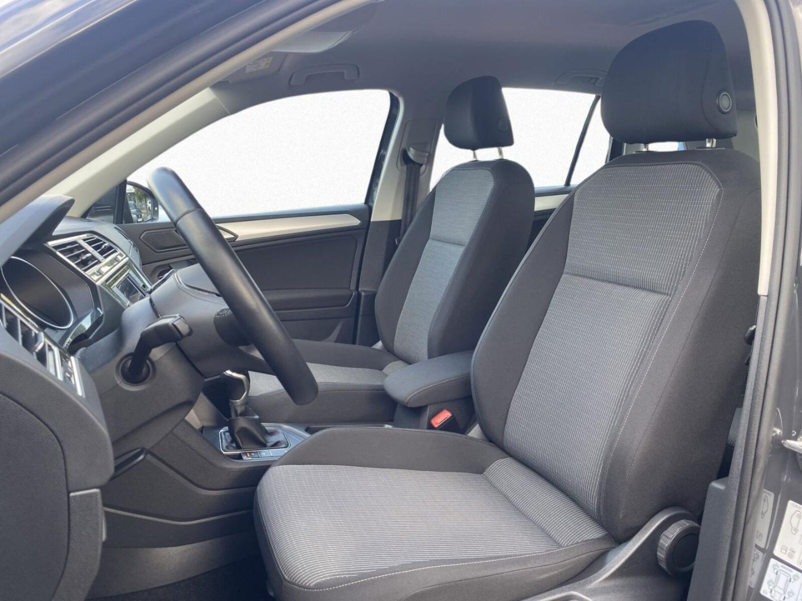 Volkswagen Tiguan – Bild 8