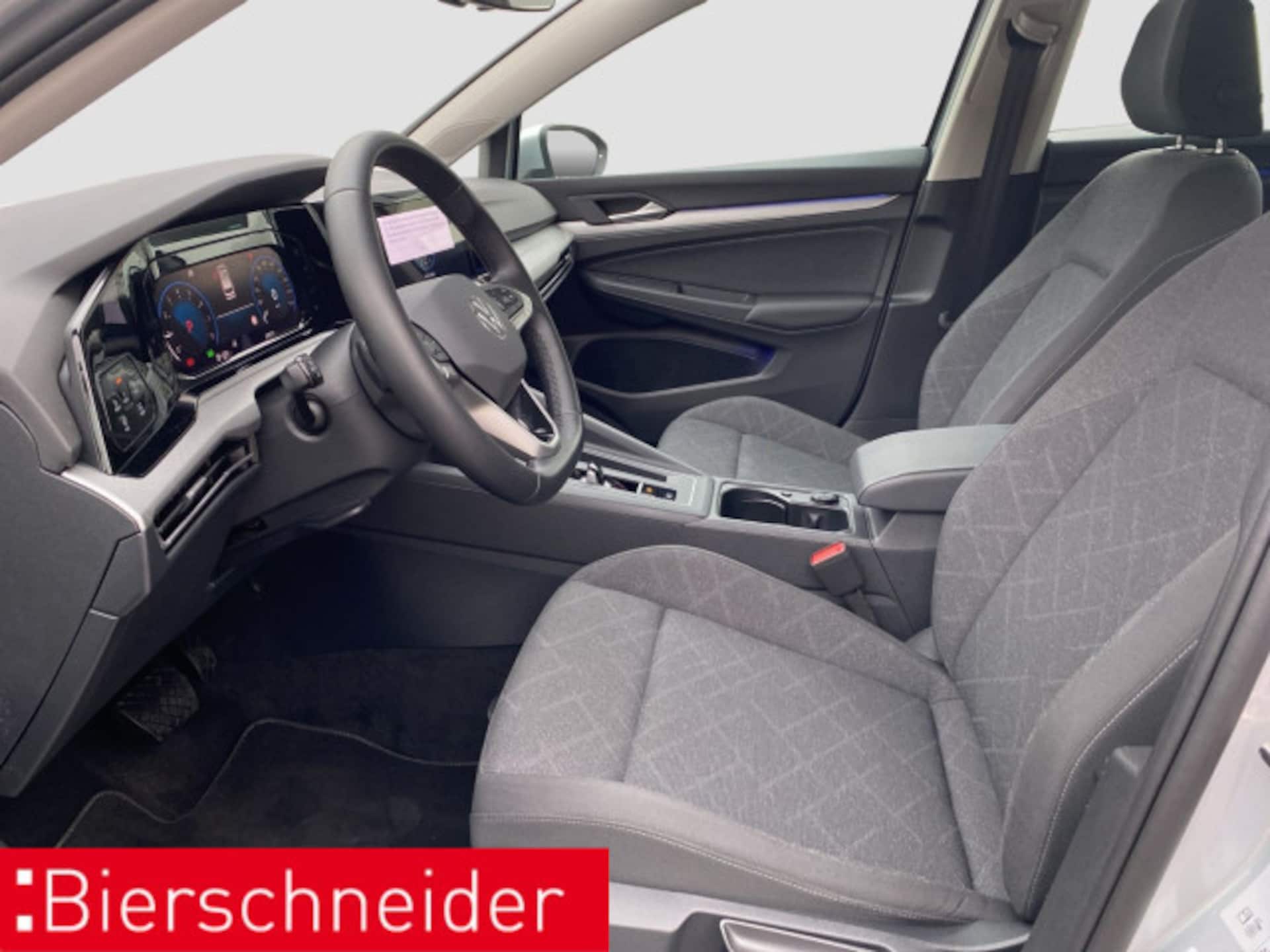 Volkswagen Golf Variant Life