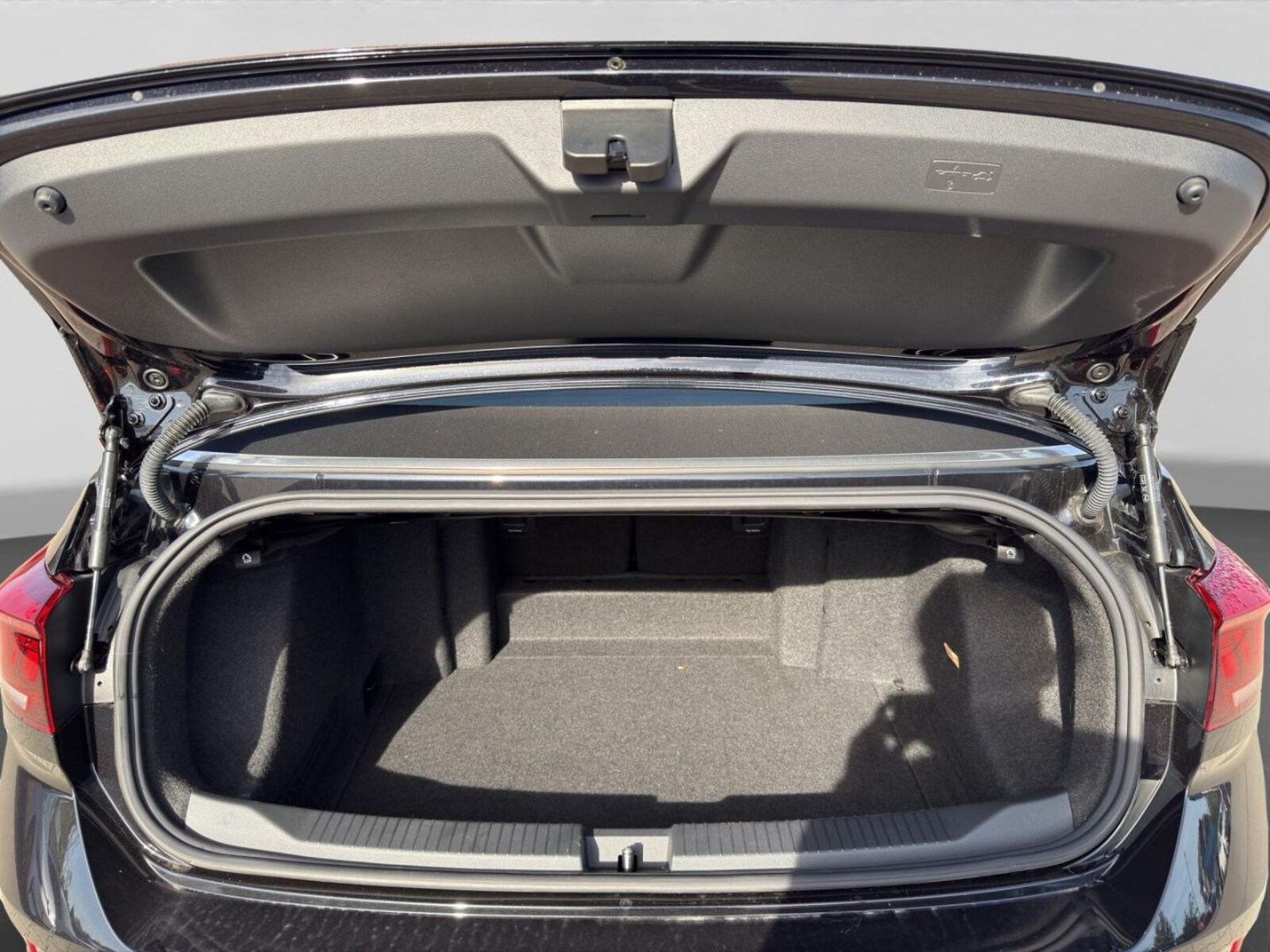 Volkswagen T-Roc Cabriolet – Bild 20