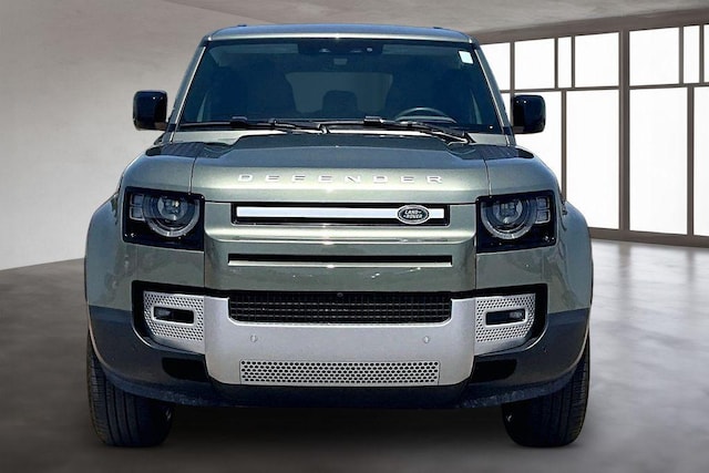 2025 Land Rover Defender