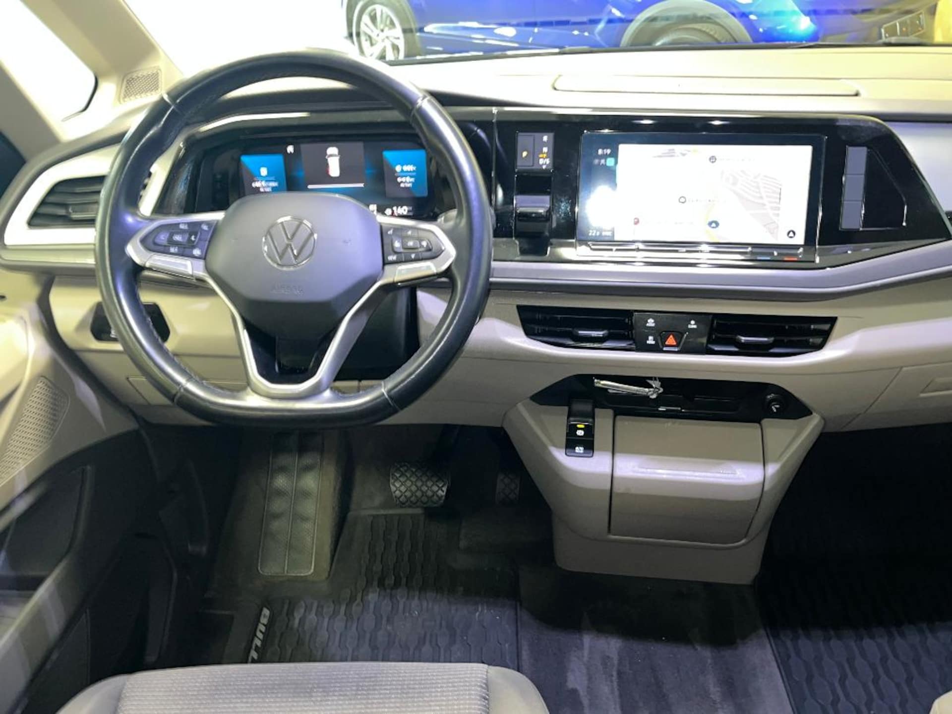 Volkswagen Multivan Basis-Modell