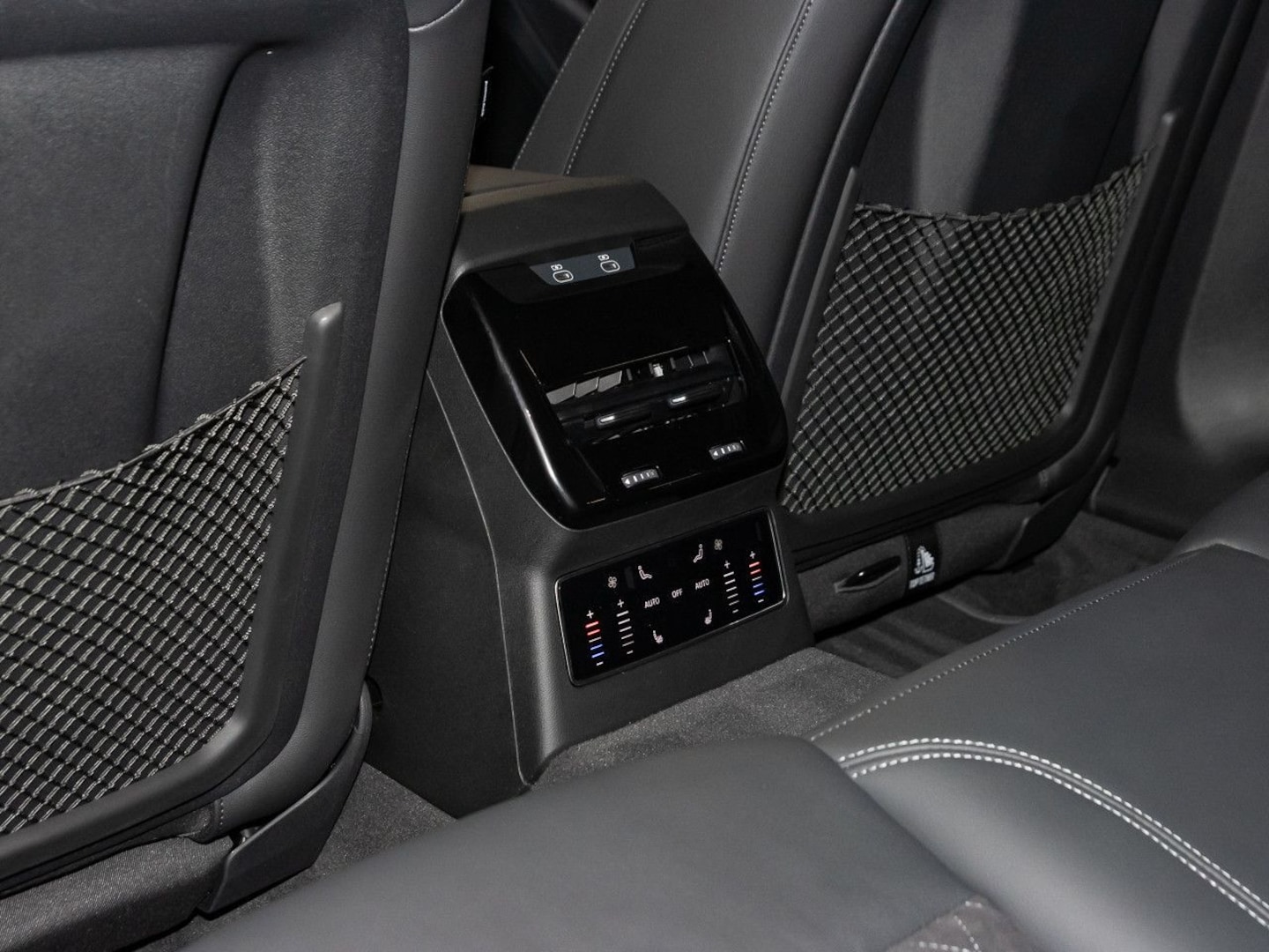 Bild über Audi A6 Avant TDI quattro 220 kW S tronic - für weitere Informationen kontaktieren Sie den Audi Partner