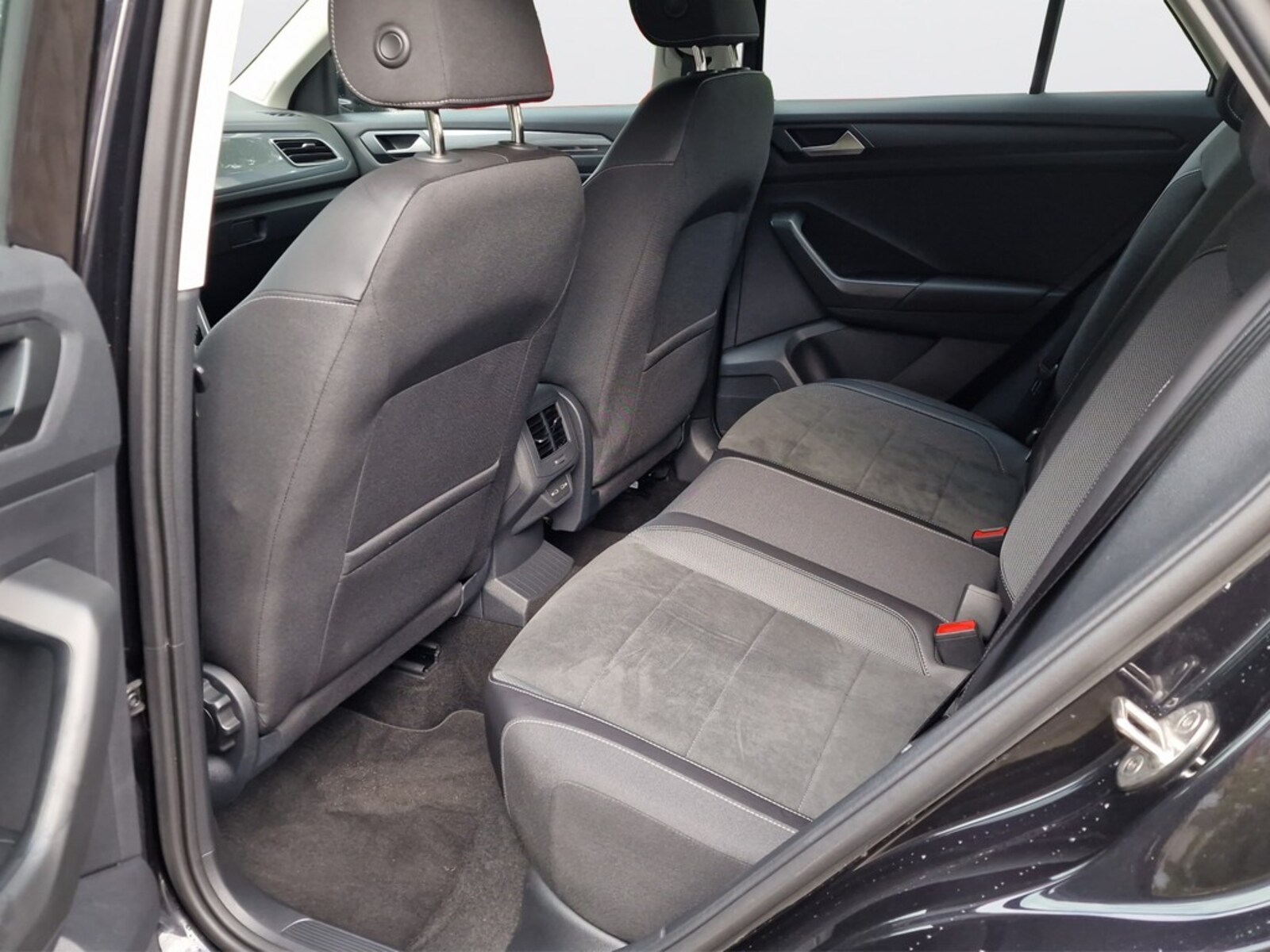 Volkswagen T-Roc – Bild 12