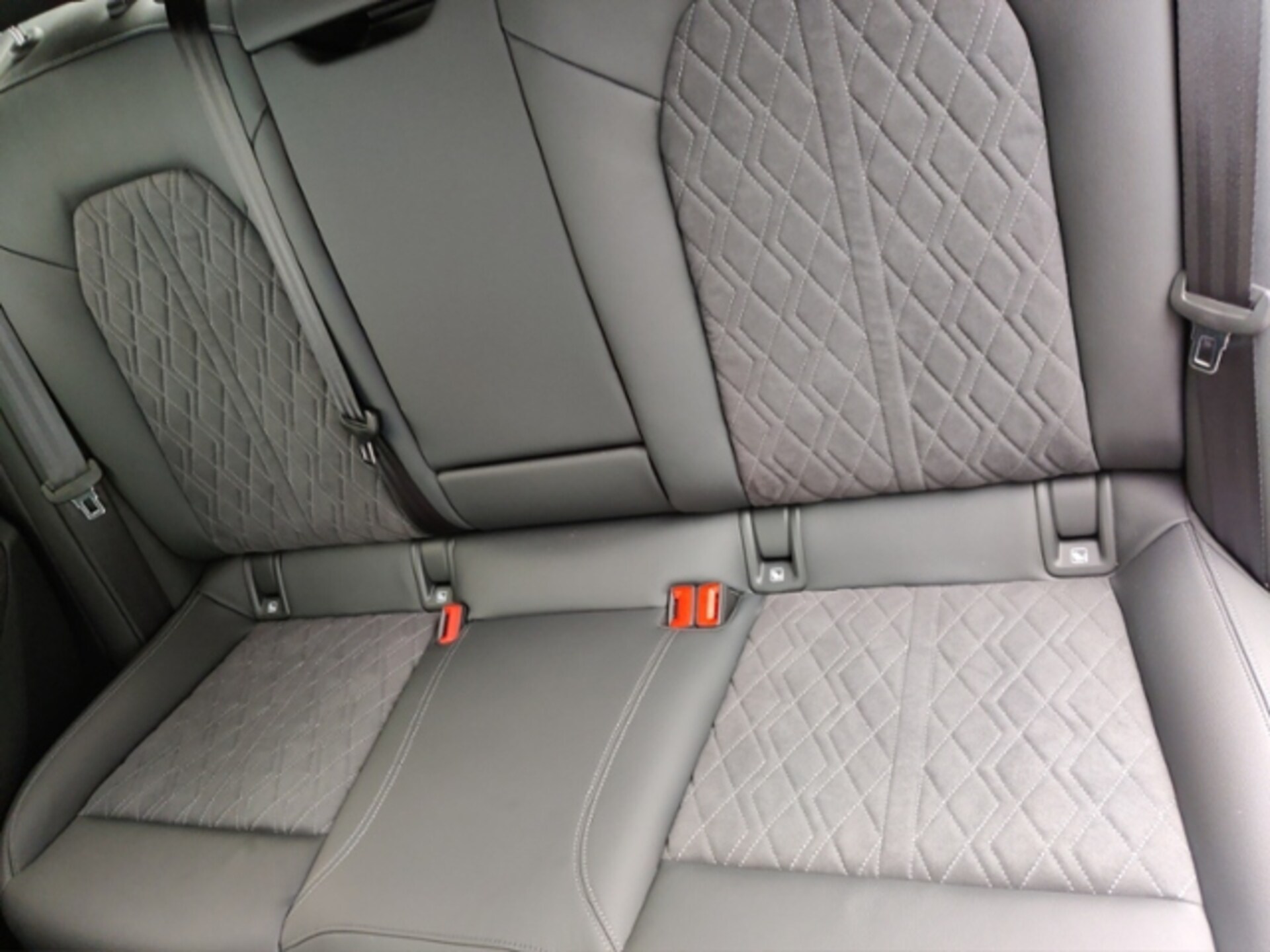 Audi A6 Limousine edition one