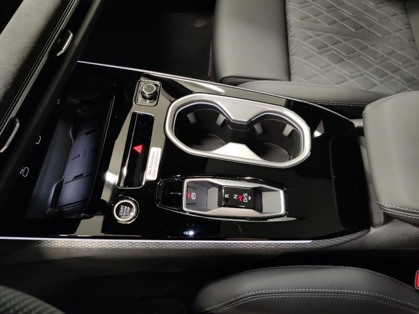 Bild über Audi A6 Avant e-hybrid e-hybrid quattro 270 kW S tronic - für weitere Informationen kontaktieren Sie den Audi Partner
