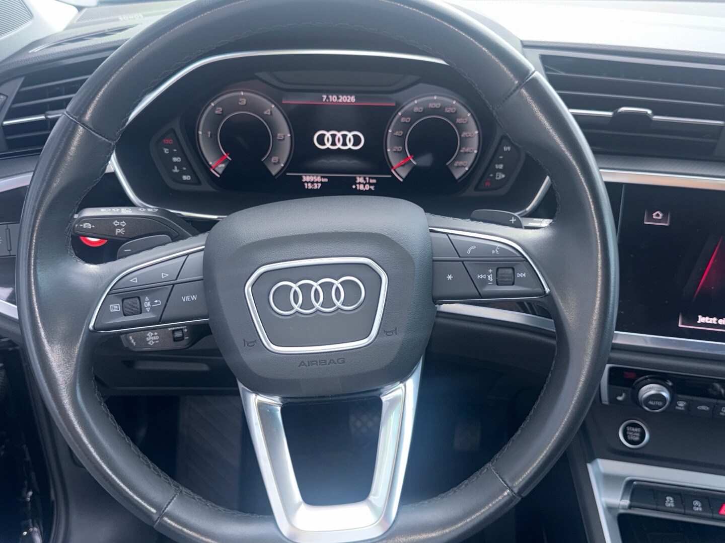 Bild über Audi Q3 advanced 40 TDI quattro S tronic - für weitere Informationen kontaktieren Sie den Audi Partner