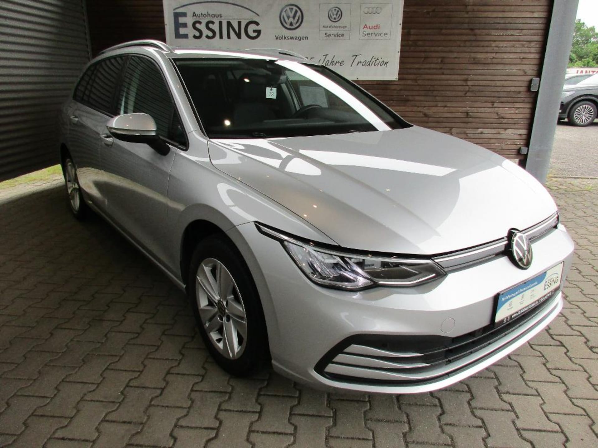 Volkswagen Golf Variant Life