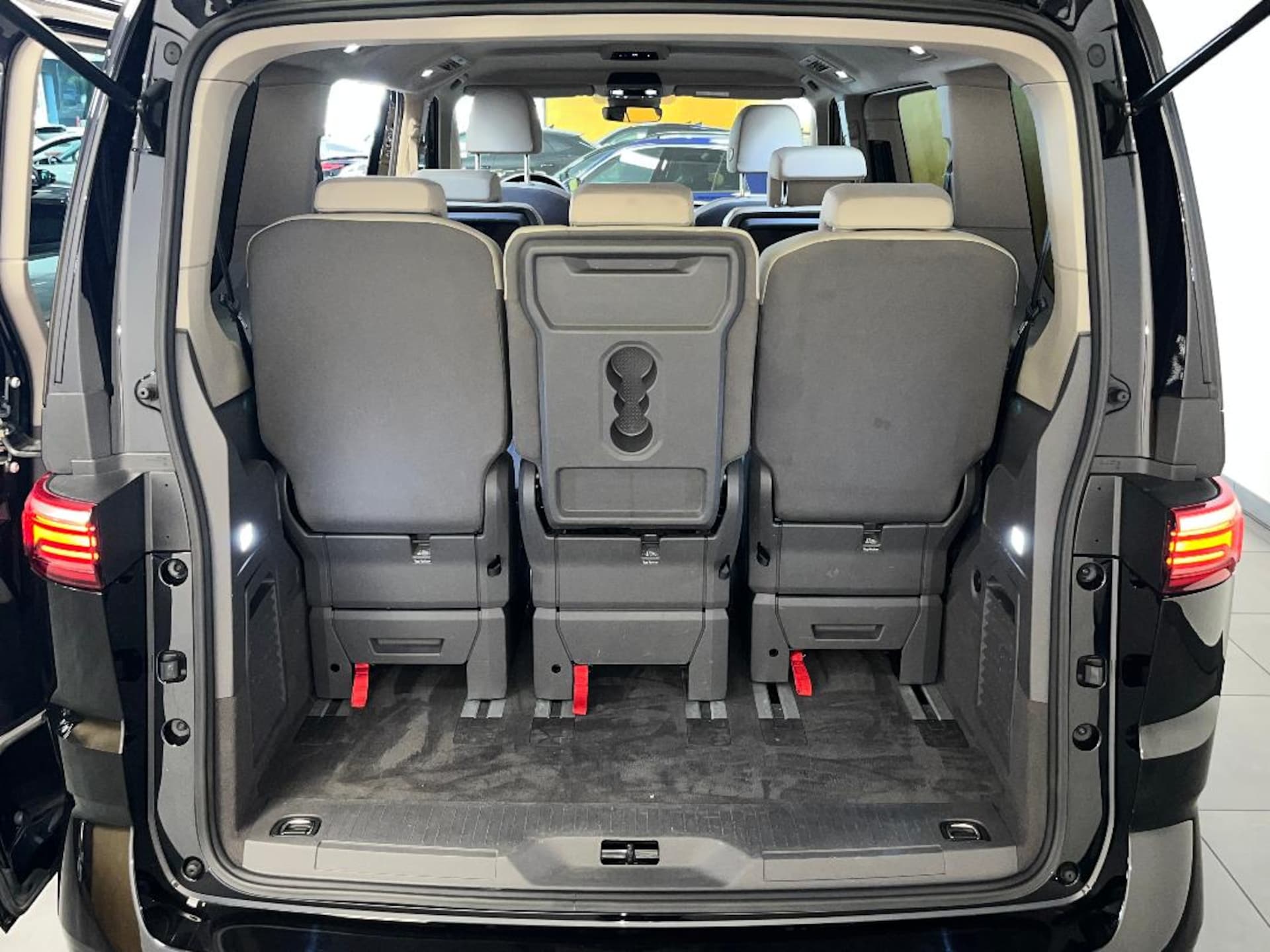 Volkswagen Multivan Basis-Modell