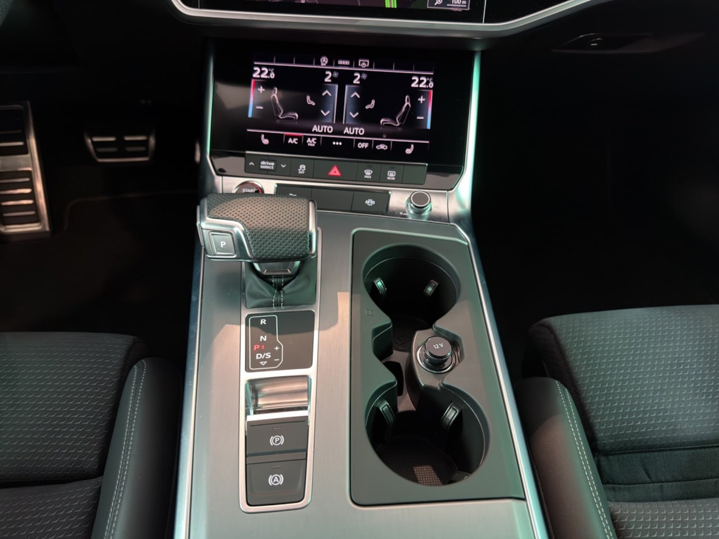 Bild über Audi S6 Limousine TDI quattro tiptronic - für weitere Informationen kontaktieren Sie den Audi Partner