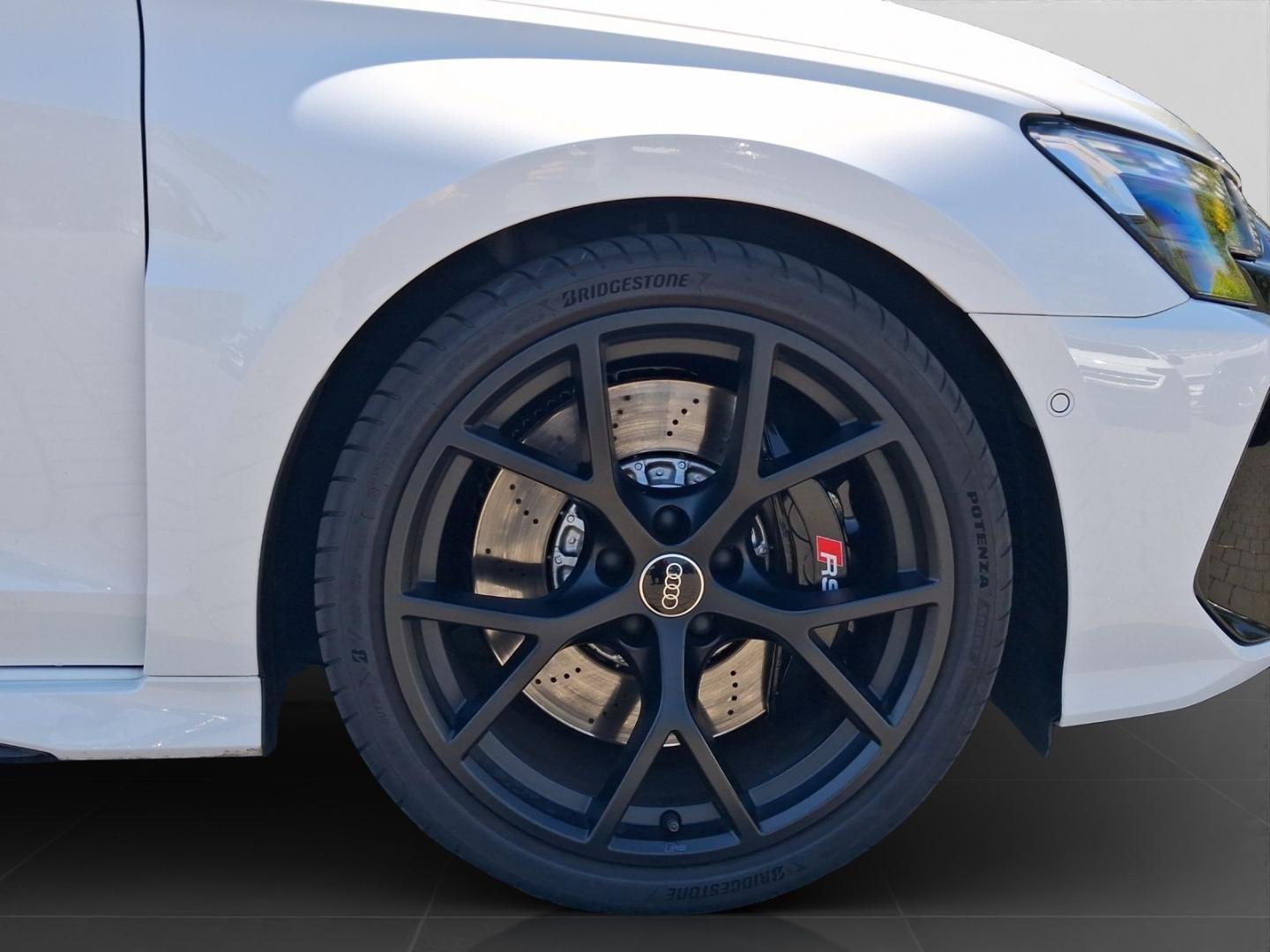 Bild über Audi RS 3 Sportback TFSI quattro S tronic - für weitere Informationen kontaktieren Sie den Audi Partner