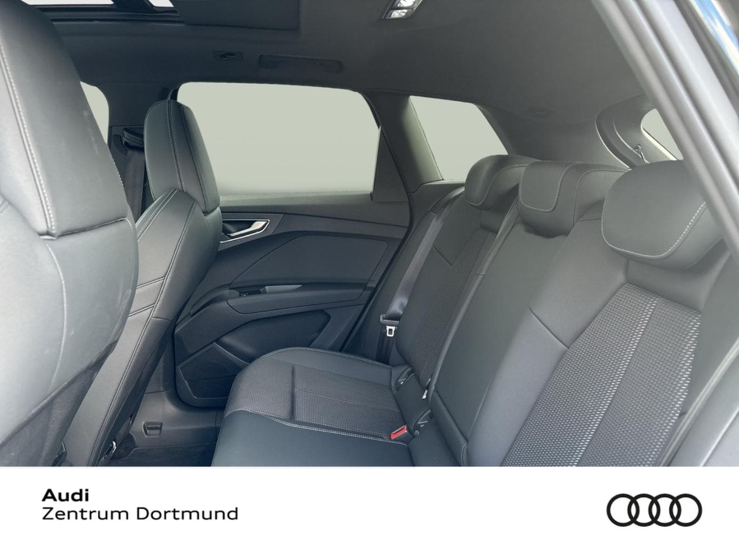 Bild über Audi Q4 e-tron 45 e-tron quattro - für weitere Informationen kontaktieren Sie den Audi Partner