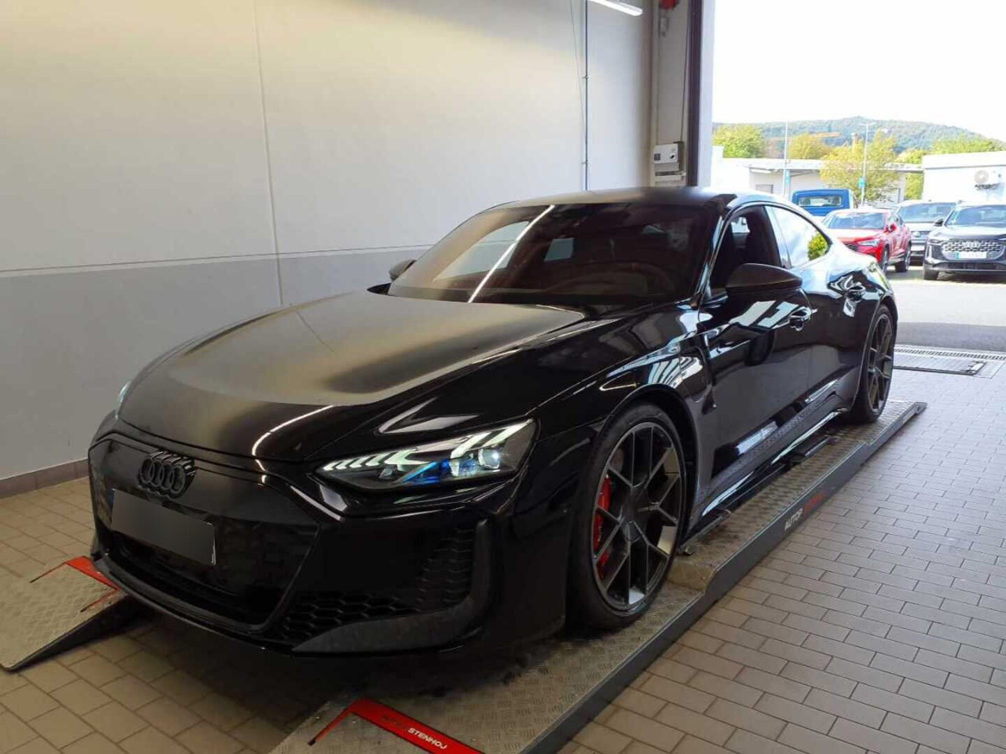 Bild über Audi RS e-tron GT performance e-tron quattro - für weitere Informationen kontaktieren Sie den Audi Partner