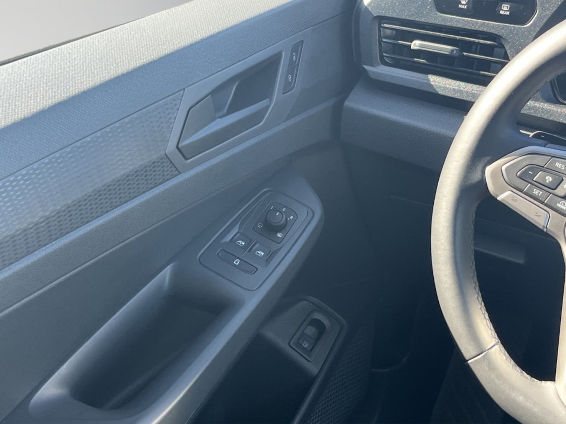 Volkswagen Caddy Basis-Modell