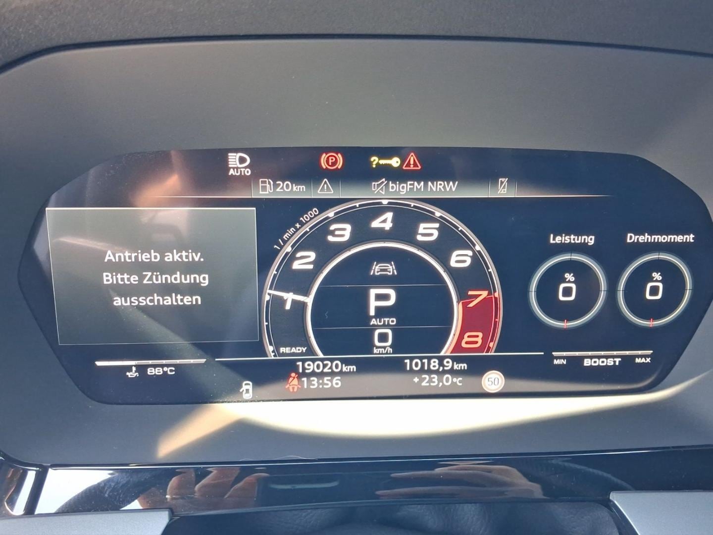 Bild über Audi RS 3 Sportback TFSI quattro S tronic - für weitere Informationen kontaktieren Sie den Audi Partner