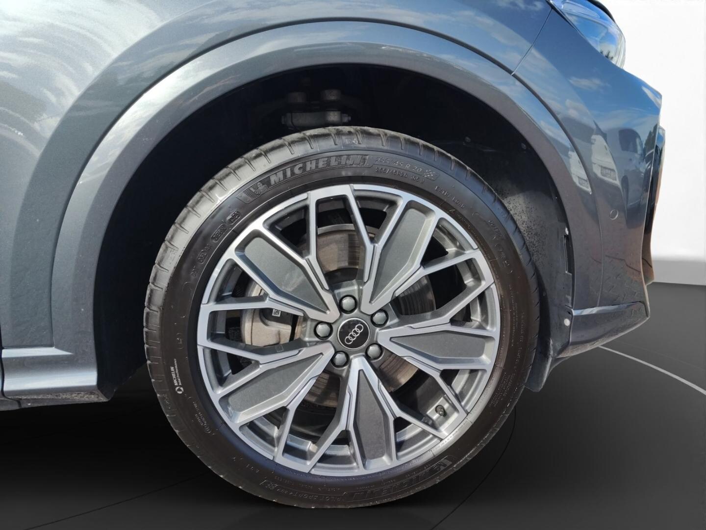 Bild über Audi Q5 SUV TDI quattro 150 kW S tronic - für weitere Informationen kontaktieren Sie den Audi Partner