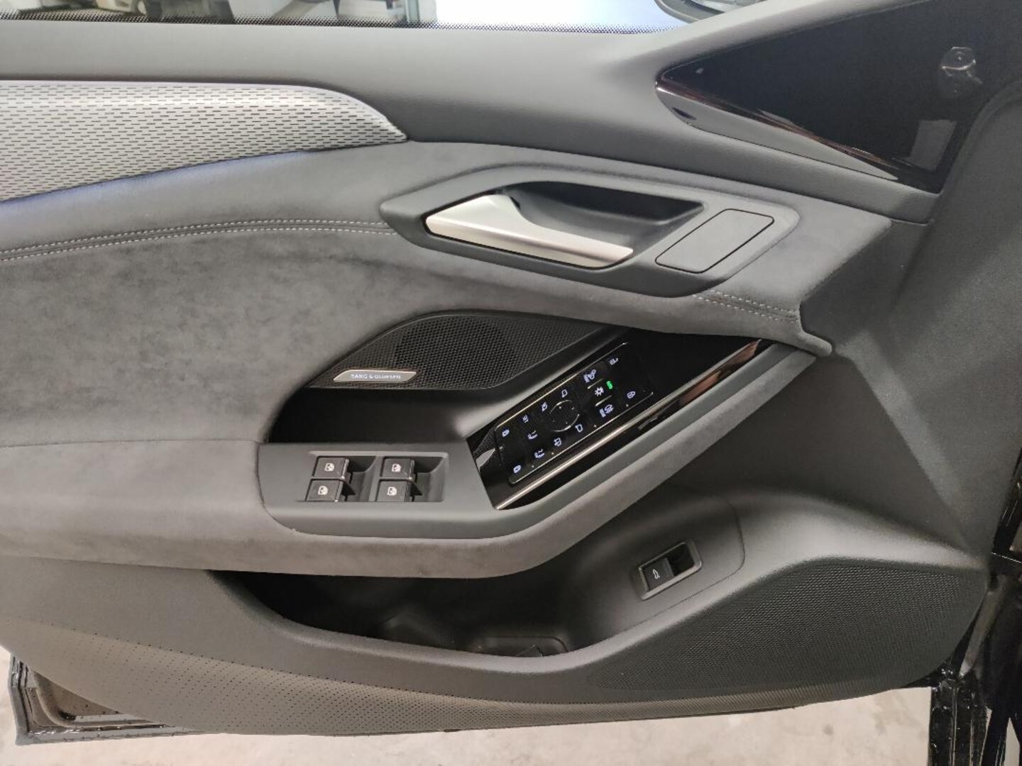 Bild über Audi A6 Avant e-tron S line business e-tron performance 270 kW - für weitere Informationen kontaktieren Sie den Audi Partner