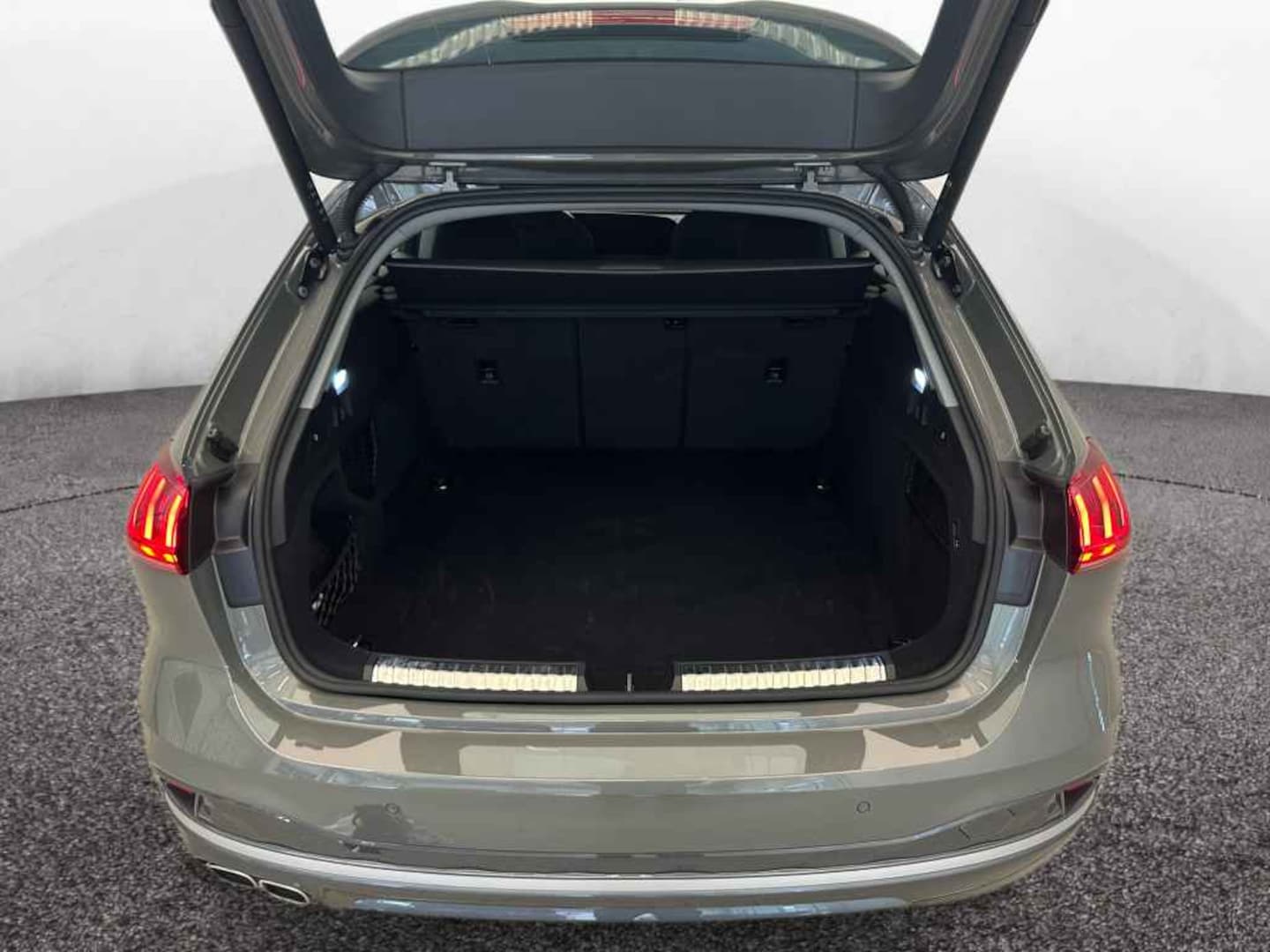 Bild über Audi A5 Avant TDI quattro 150 kW S tronic - für weitere Informationen kontaktieren Sie den Audi Partner
