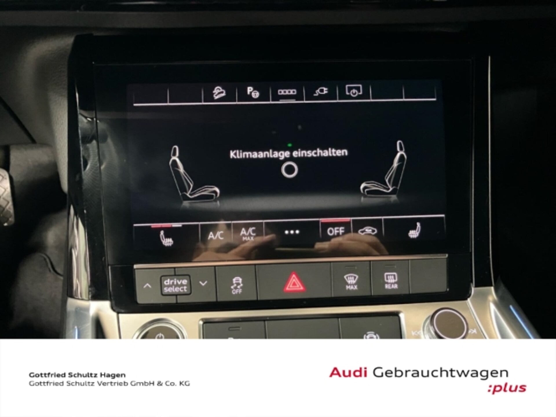 Audi e-tron S line