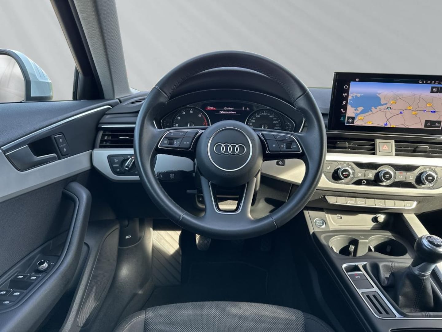 Bild über Audi A4 Avant 35 TFSI Schaltgetriebe - für weitere Informationen kontaktieren Sie den Audi Partner