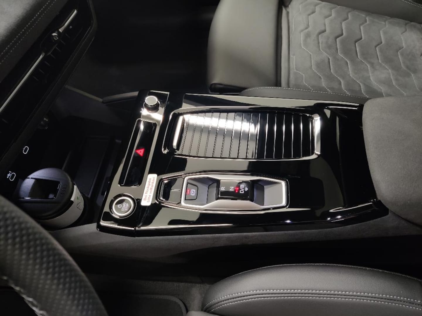 Bild über Audi A6 Avant e-tron S line business e-tron performance 270 kW - für weitere Informationen kontaktieren Sie den Audi Partner