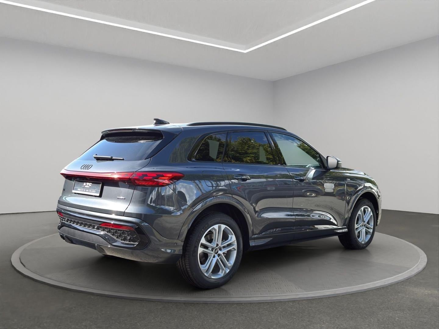 Bild über Audi Q5 SUV TDI quattro 150 kW S tronic - für weitere Informationen kontaktieren Sie den Audi Partner