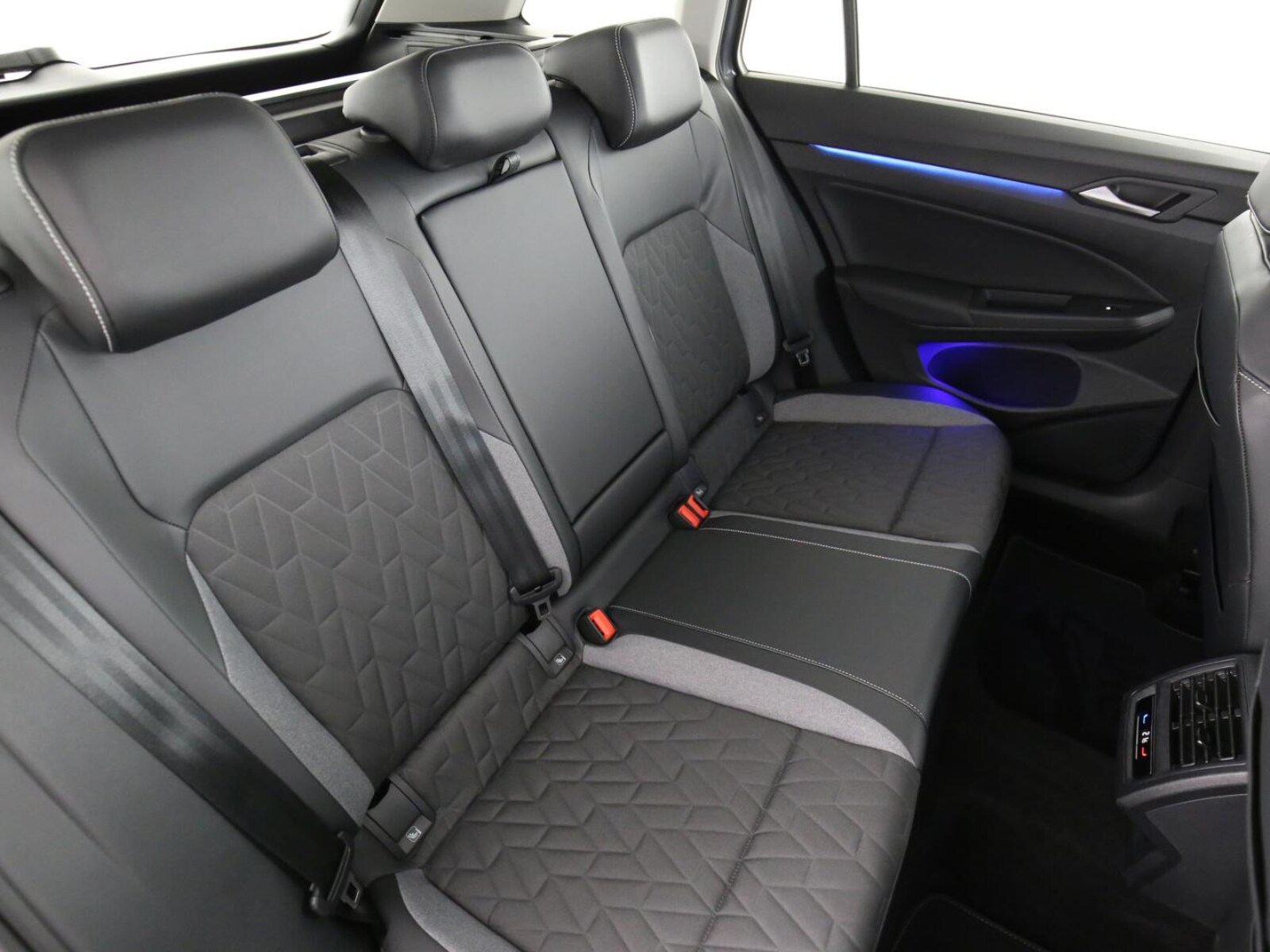 Volkswagen Golf Variant – Bild 15