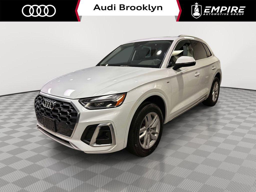2023 Audi Q5 45 Premium's photo