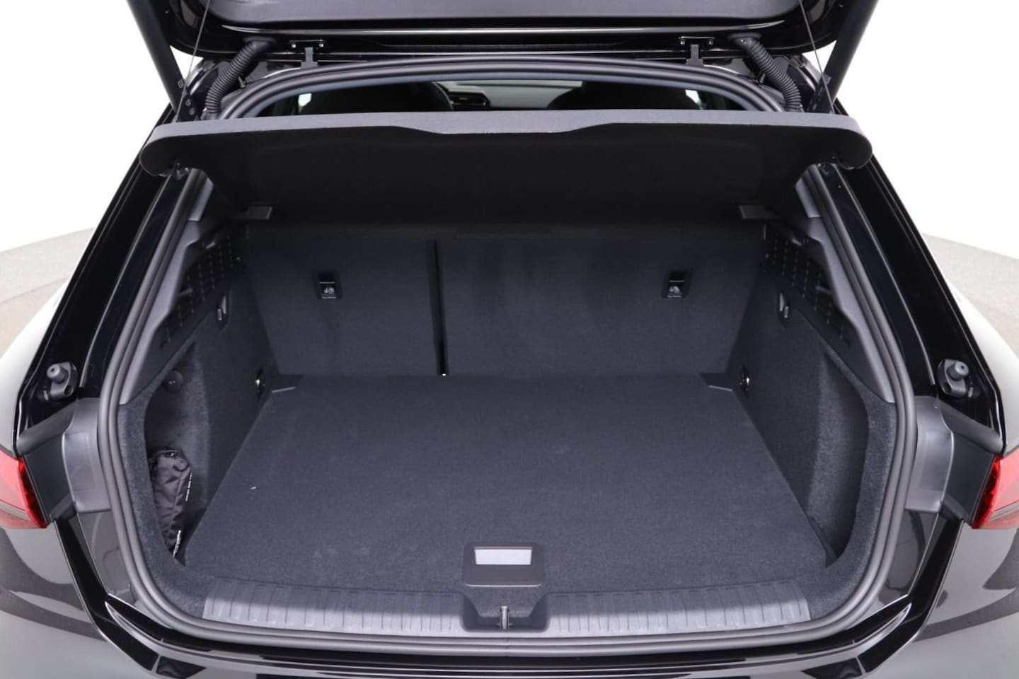 Bild über Audi A3 allstreet 35 TFSI S tronic - für weitere Informationen kontaktieren Sie den Audi Partner