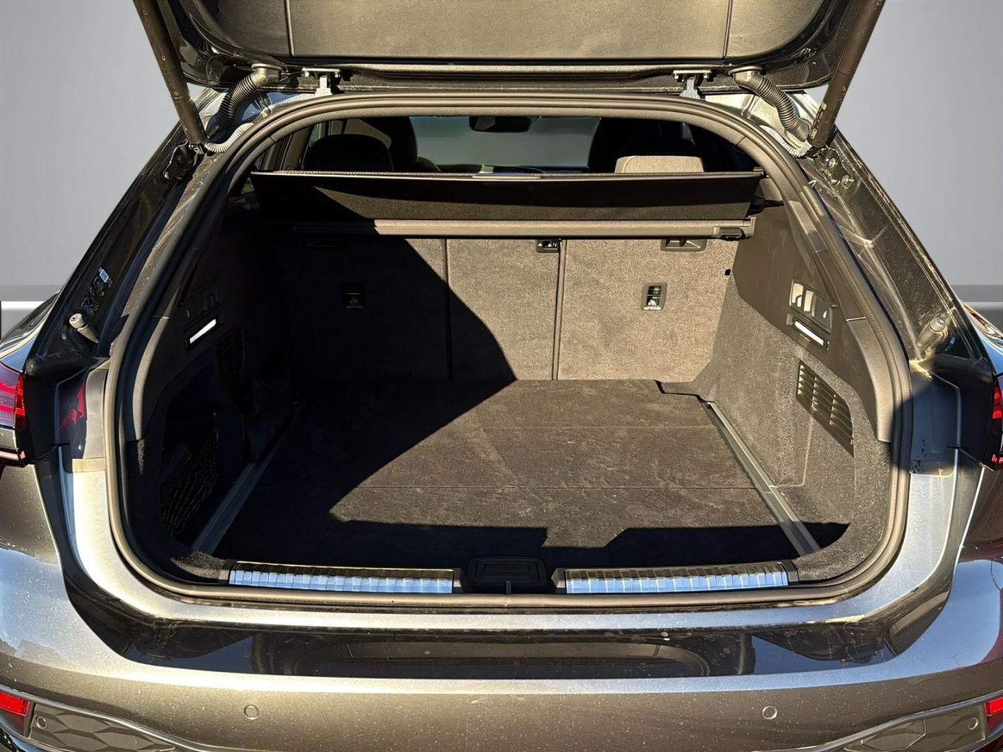 Bild über Audi A6 Avant edition one TDI quattro 150 kWS tronic - für weitere Informationen kontaktieren Sie den Audi Partner