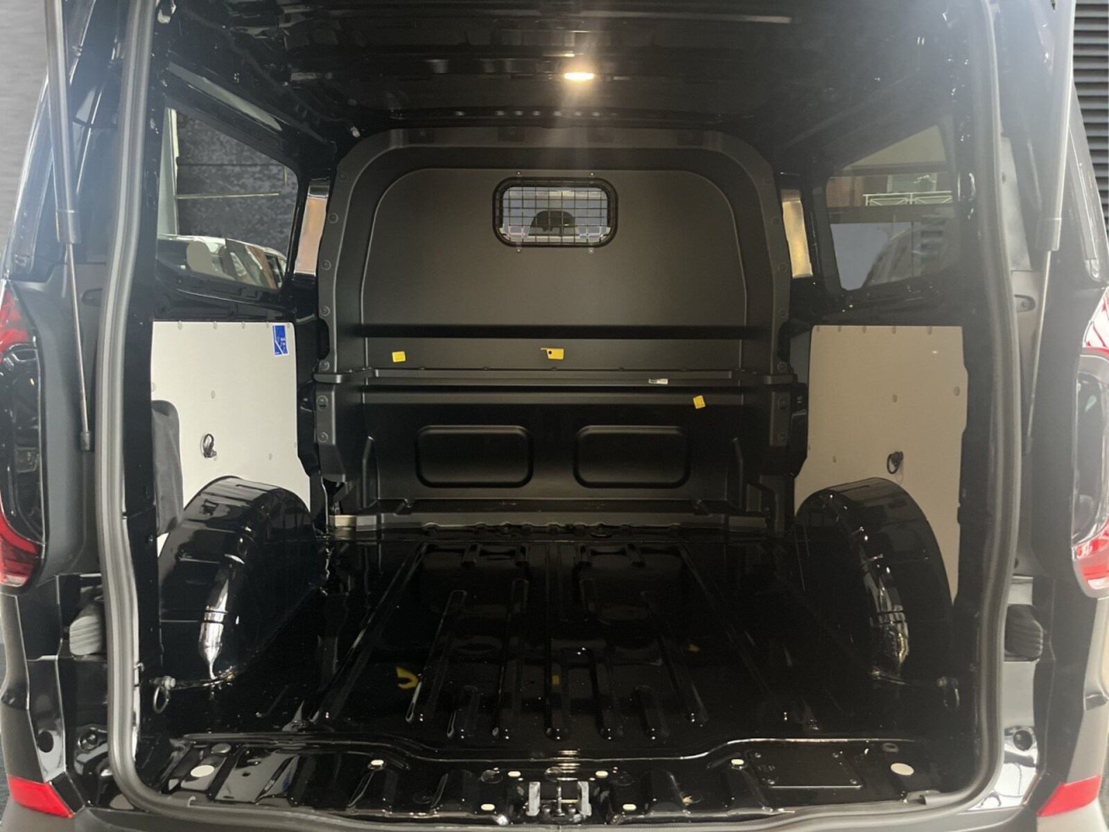 Volkswagen Transporter Kasten langer Radstand – Bild 6