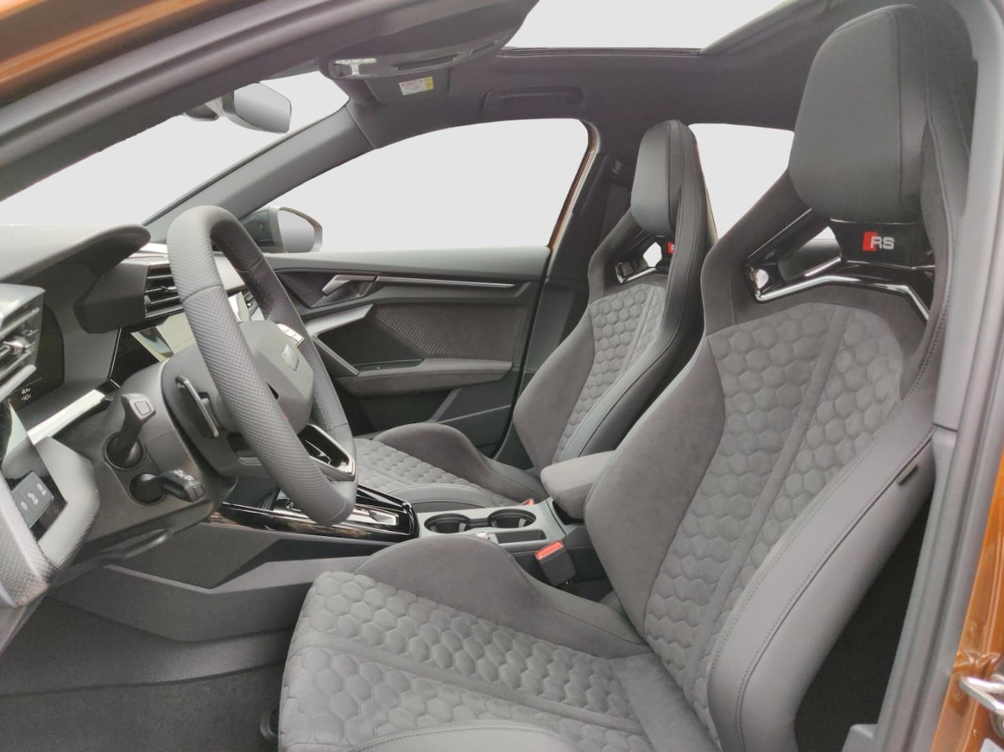 Bild über Audi RS 3 Sportback TFSI quattro S tronic - für weitere Informationen kontaktieren Sie den Audi Partner