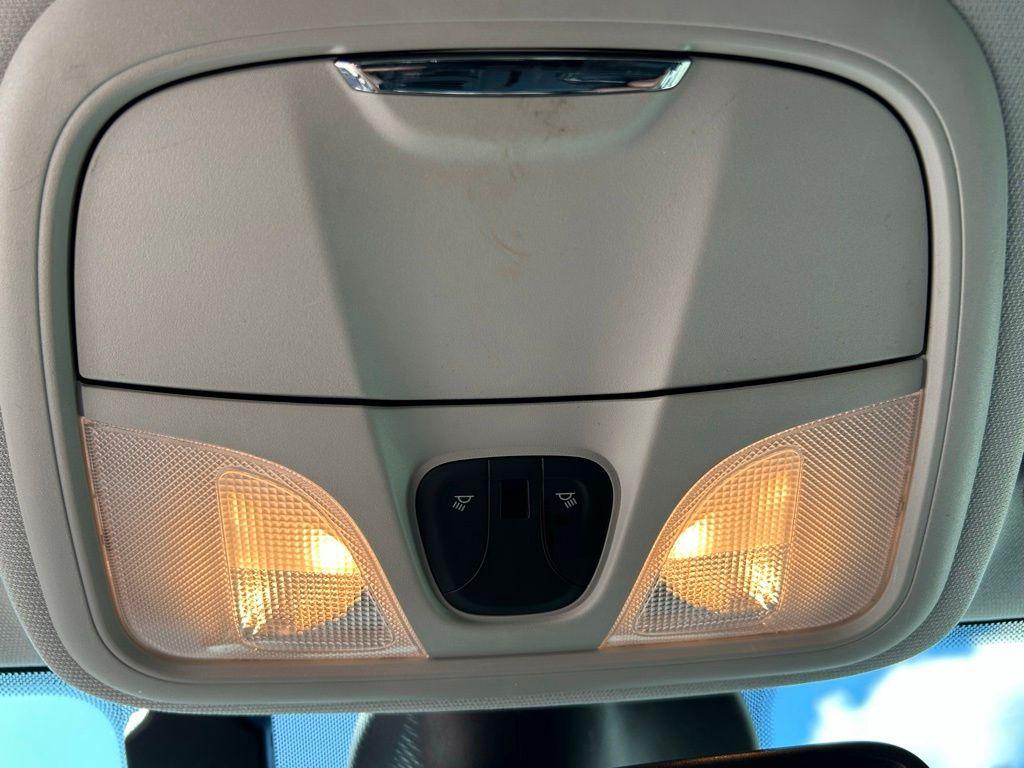 2021 Jeep Cherokee Latitude Lux - Photo 36
