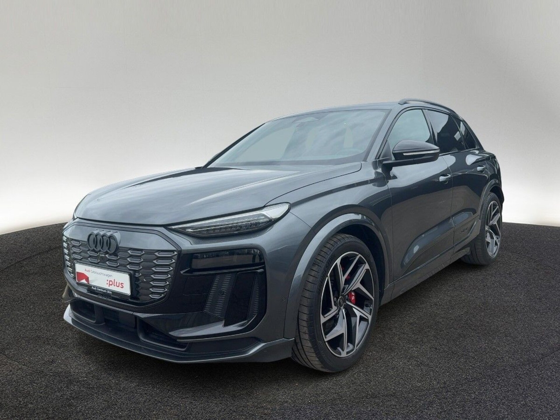 Audi SQ6 SUV e-tron