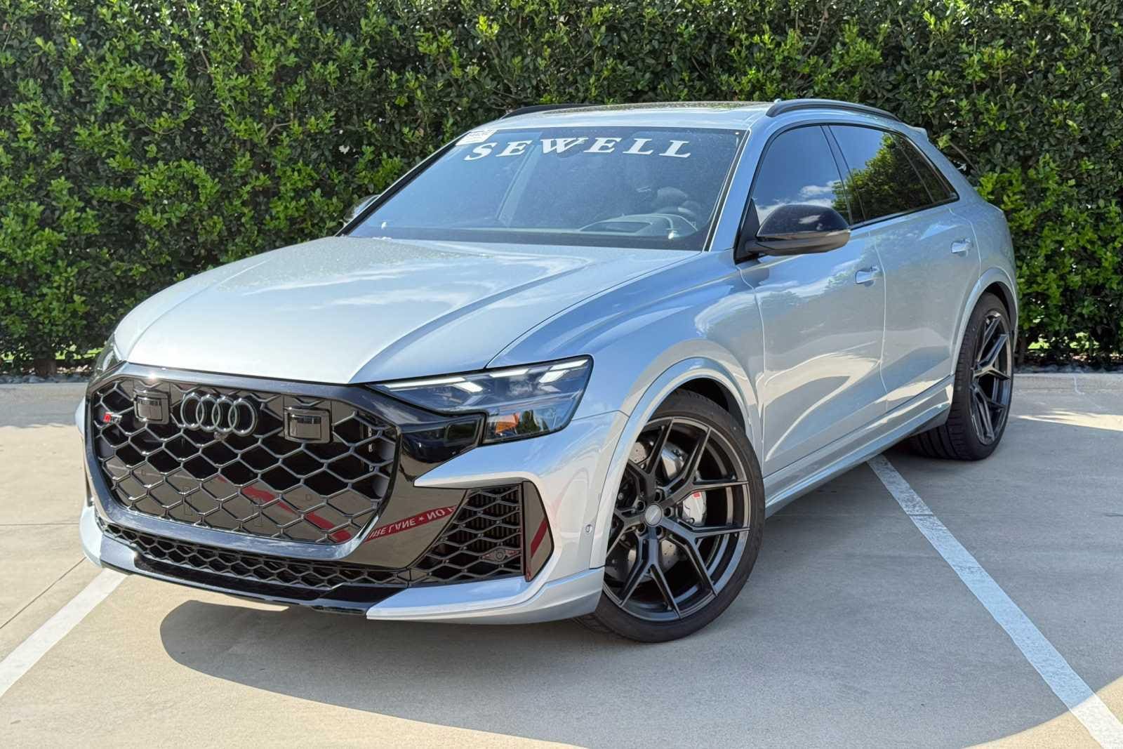 2026 Audi RS Q8 -'s photo